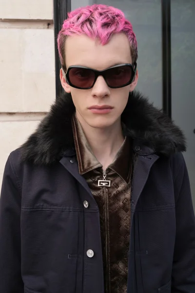 Look 10